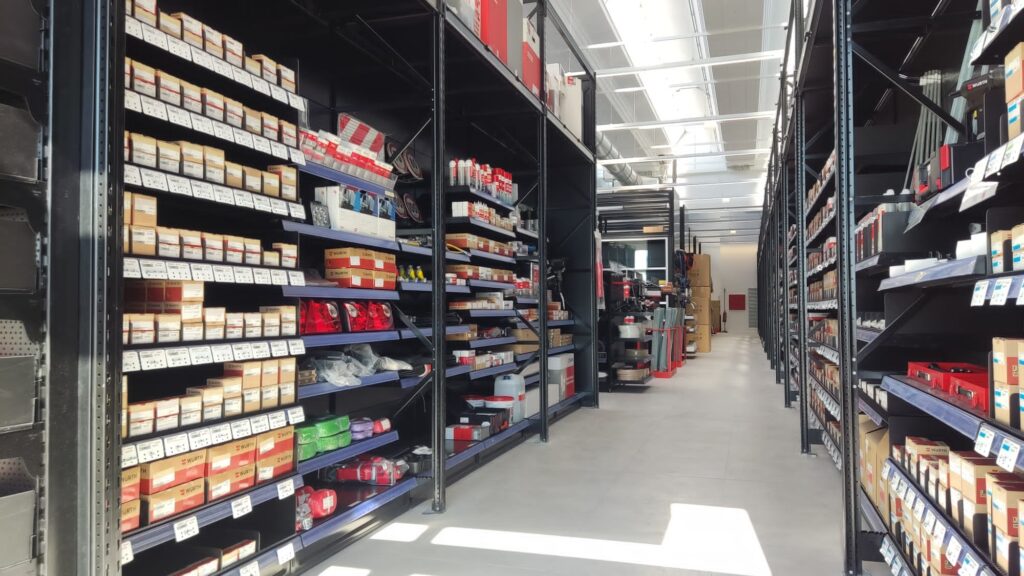 scaffali negozio wuerth superstore bussolengo