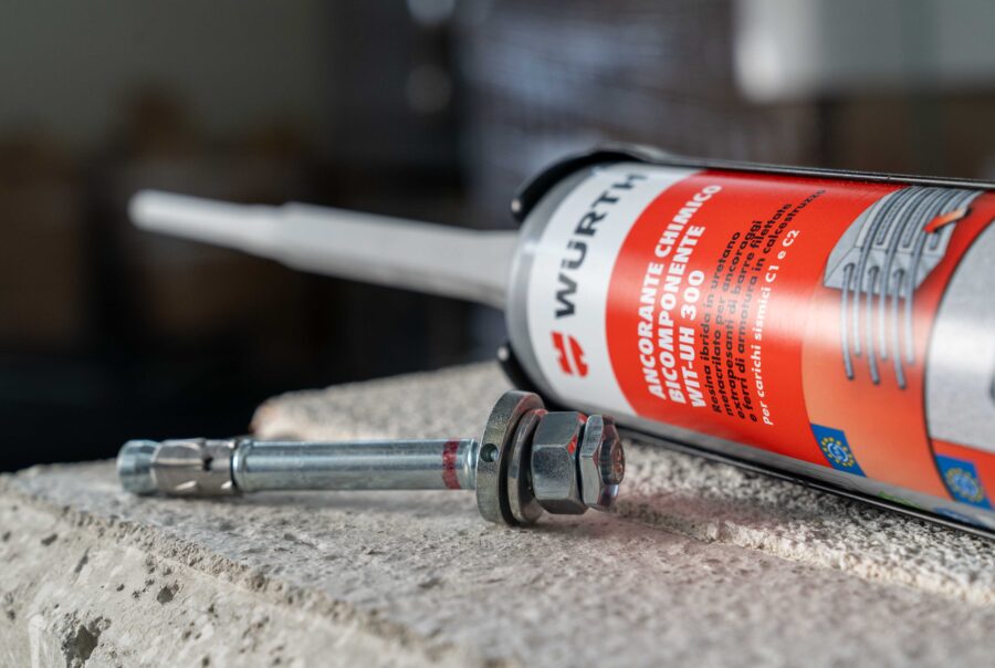 prodotto relativo a tasselli e ancoranti